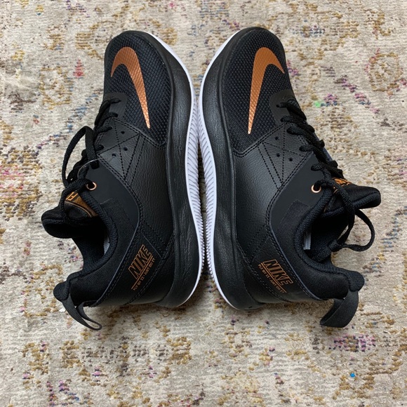 Nike Fly.By Low II Black/Metallic Copper-White - Picture 1 of 6